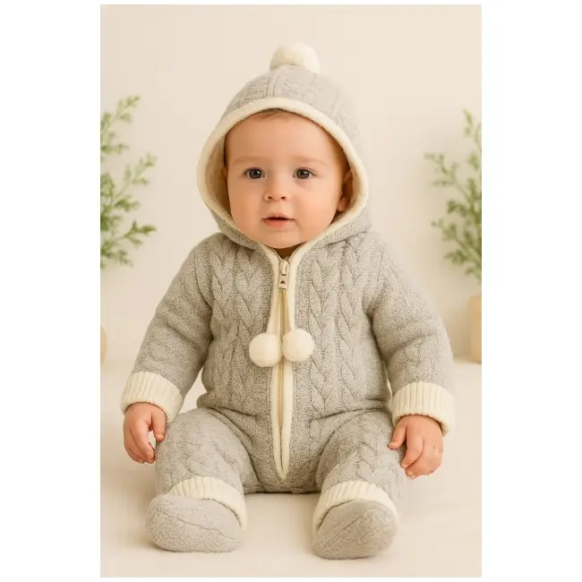 Salopeta gri tricotata groasa cu gluga pentru bebelusi &ndash; model iarna trmd4108-1