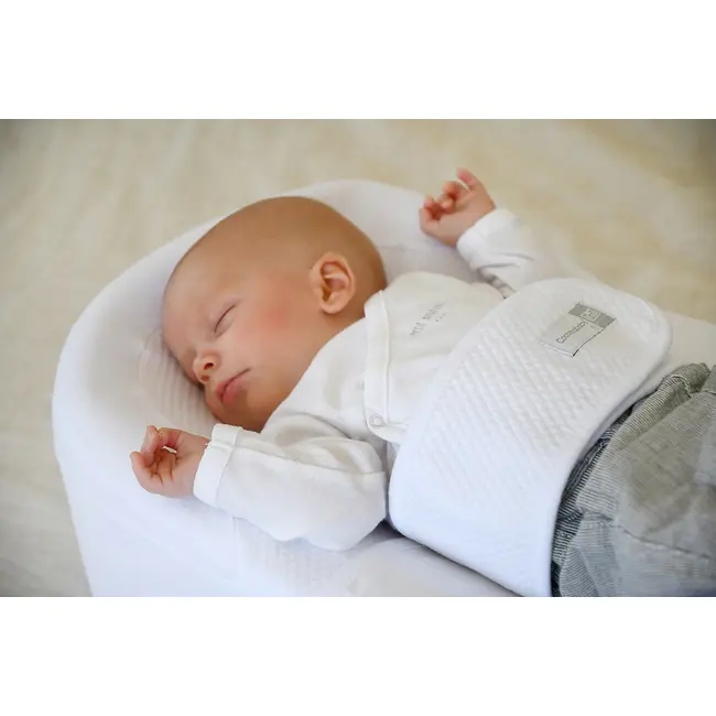 Baby nest ergonomic Red Castle Cocoonababy  10   Flori de Bumbac