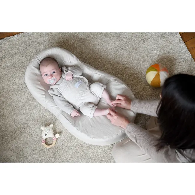 Baby nest ergonomic Red Castle Cocoonababy  10   LInen Natural