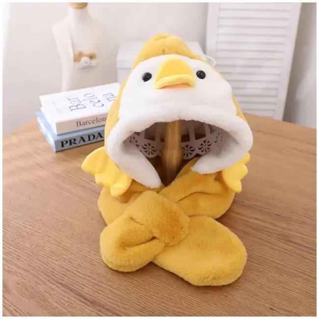 Caciulita galbena plusata pentru copii - pinguin adoctsc10-2-sa7