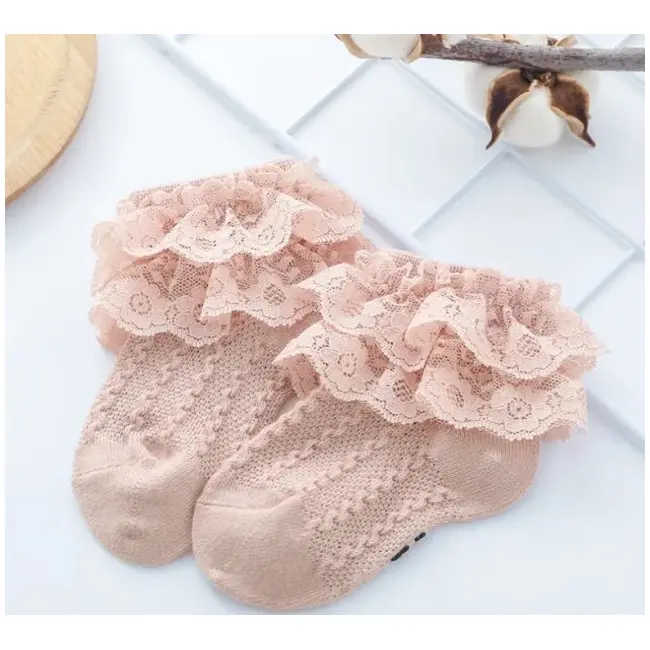 Sosetele roz pudra cu model din tesatura si danteluta mbskk121-4