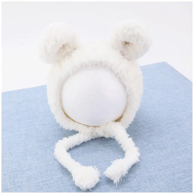 Caciulita alba pentru bebelusi cu urechiuse mbwht75-1-sa8