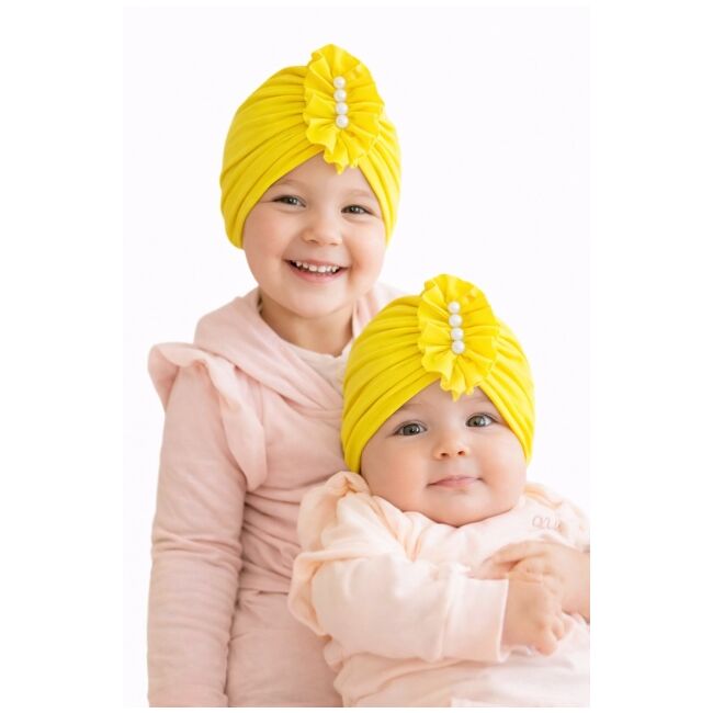Caciulita galbena tip turban cu perlute aplicate in fata mbmz046-1-ct7