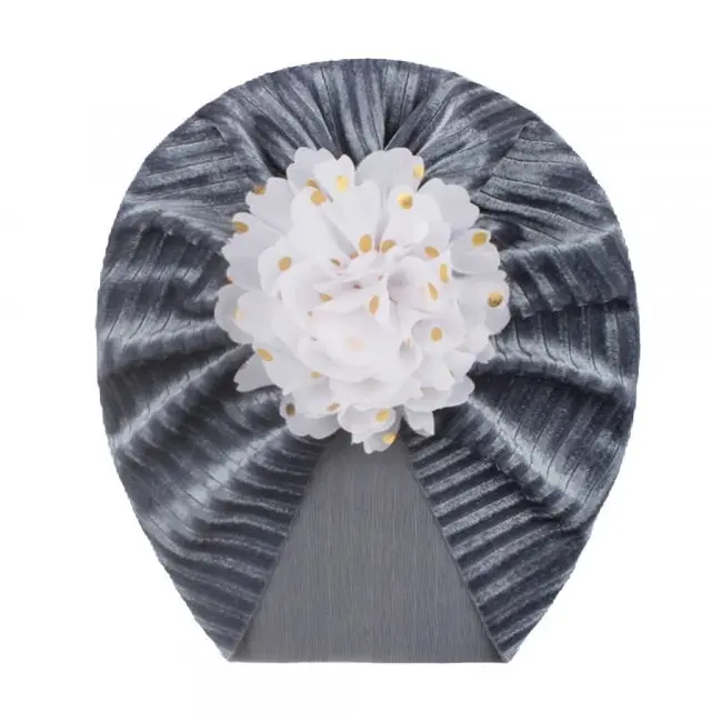 Caciulita gri tip turban din catifea cu floare aplicata mdx-20153-5