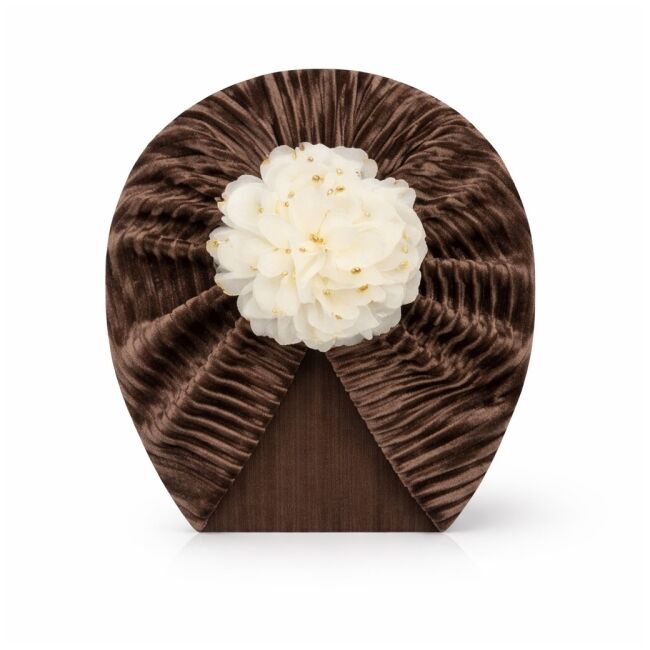 Caciulita maro tip turban din catifea cu floare aplicata mdx-20153-2