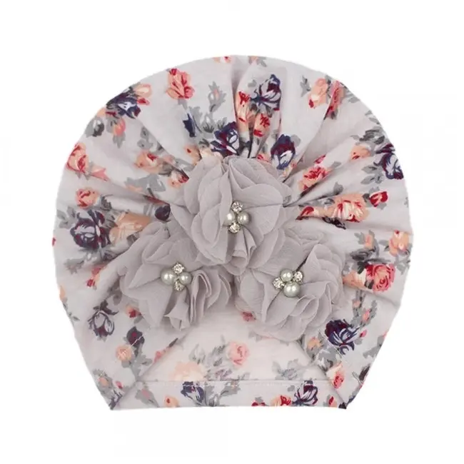 Caciulita tip turban cu floricele gri aplicate mdx-19062-2-c3