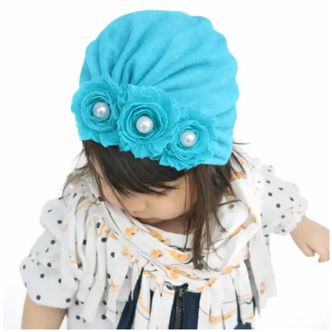 Caciulita turcoaz tip turban cu floricele cu perlute mdx-19057-2-ct4