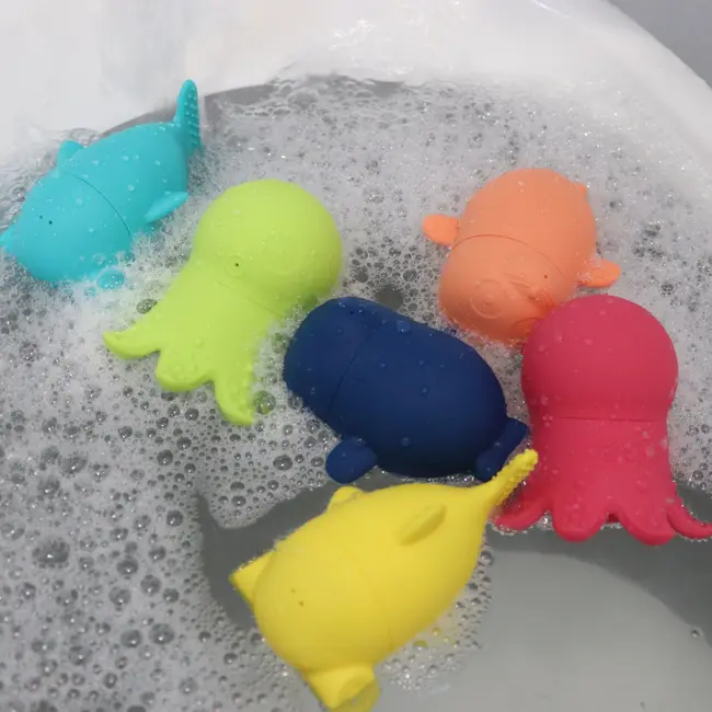 Jucarii de baie din silicon Mix-and-Match bbl&uuml;v B&uuml;ddies