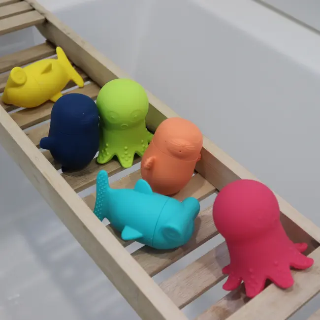 Jucarii de baie din silicon Mix-and-Match bbl&uuml;v B&uuml;ddies