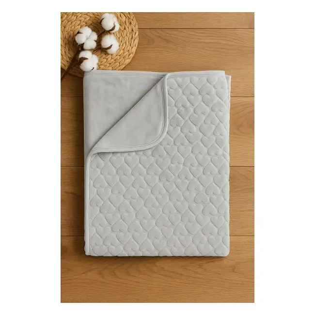 Patura bebelusi matlasata cu model embosat, moale si confortabila, ideala pentru patut si carucior trpb0064