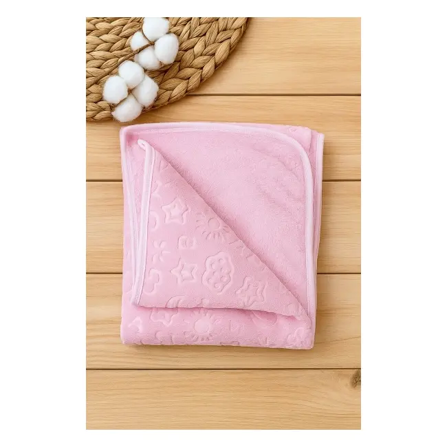 Patura bebelusi roz cu textura embosata, pufoasa si delicata, pentru bebelusi trpb0065