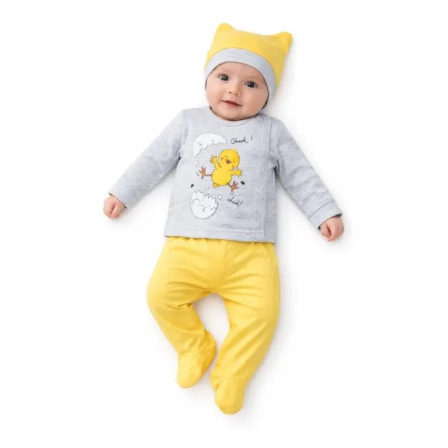 Set bebelus 3 piese bumbac cu imprimeu pui, pantaloni cu botosei si caciulita trpb0079-cp1