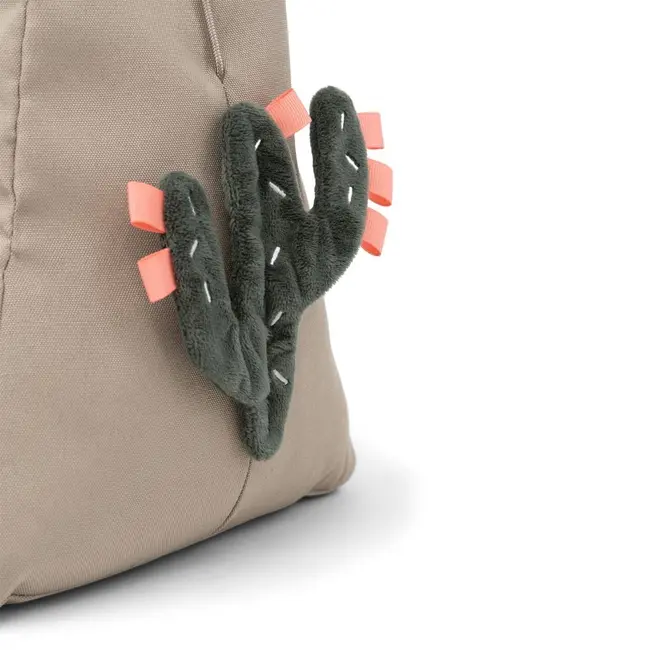 Arcada de activitati Done by Deer Lalee Sand