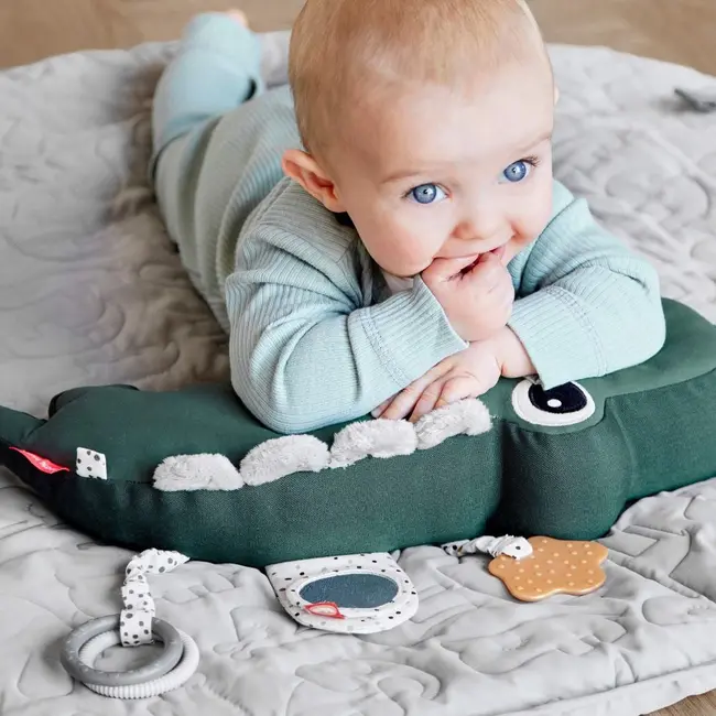 Perna cu activitati Tummy Time Done by Deer Croco Green