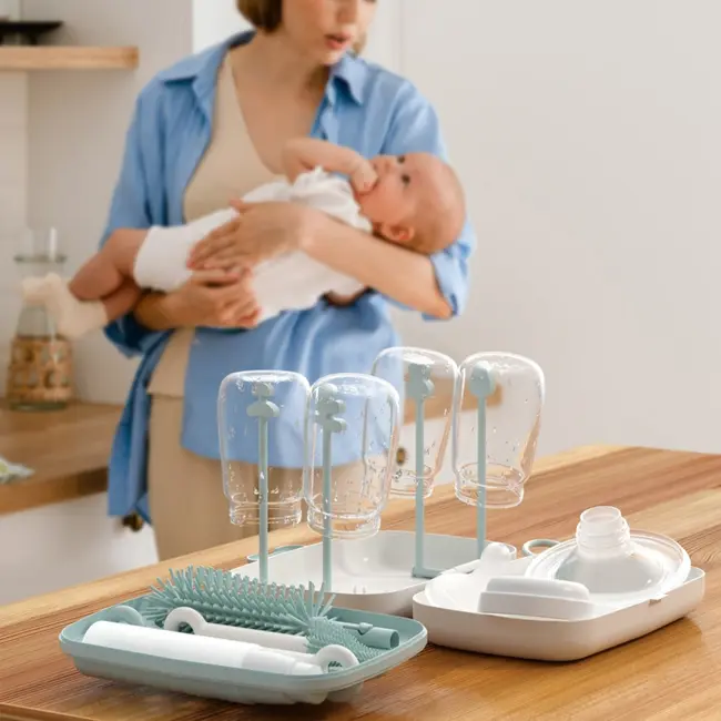 Set de perii pentru biberoane Momcozy 7 in 1 din silicon