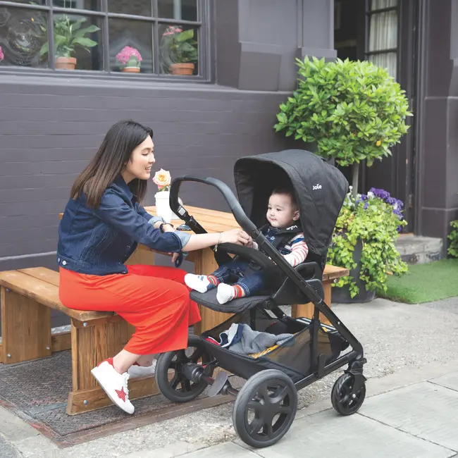 Joie - carucior pentru copii multifunctional 3 in 1 chrome dlx toffee (carucior chrome dlx + landou toffee + scoica i-snug toffee) bbbt1201gbtof000