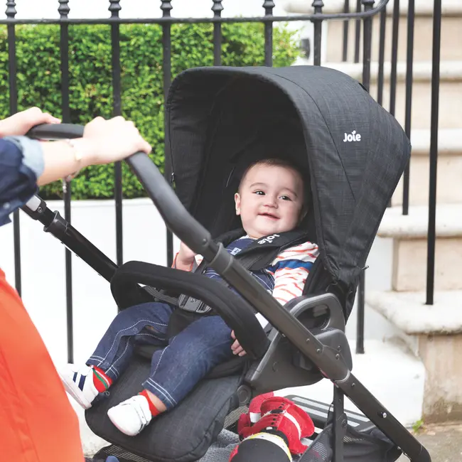 Joie - carucior pentru copii multifunctional 3 in 1 chrome dlx toffee (carucior chrome dlx + landou toffee + scoica i-snug toffee) bbbt1201gbtof000