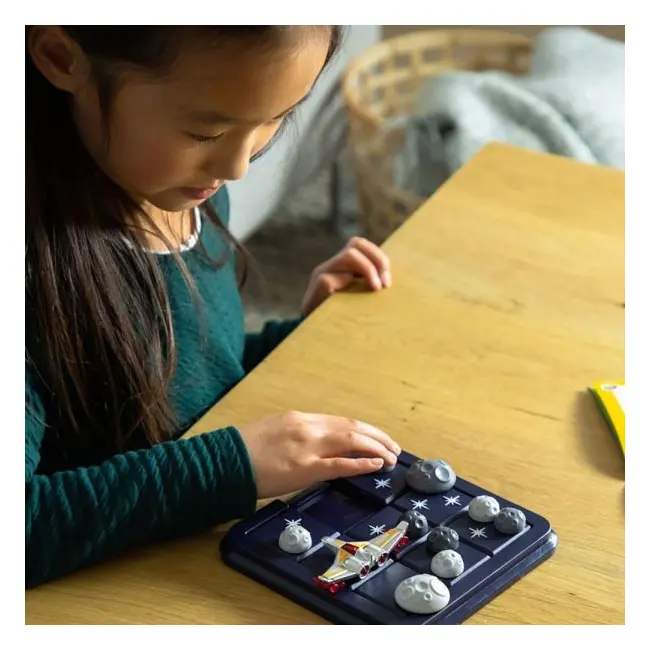 Smart games - asteroid escape, joc de logica cu 60 de provocari, 8+ ani, editie lb. romana - okesg426ro