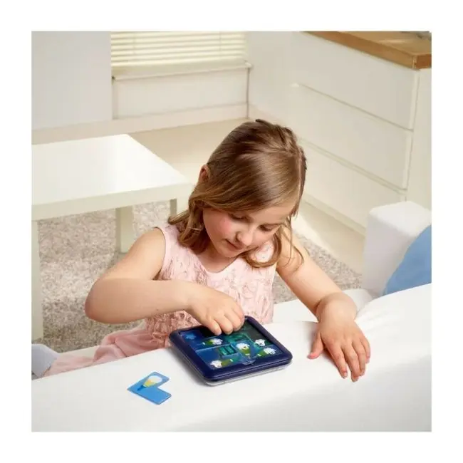 Smart games - ghost hunters, joc de logica cu 60 de provocari, 5+ ani, editie lb. romana - okesg433ro