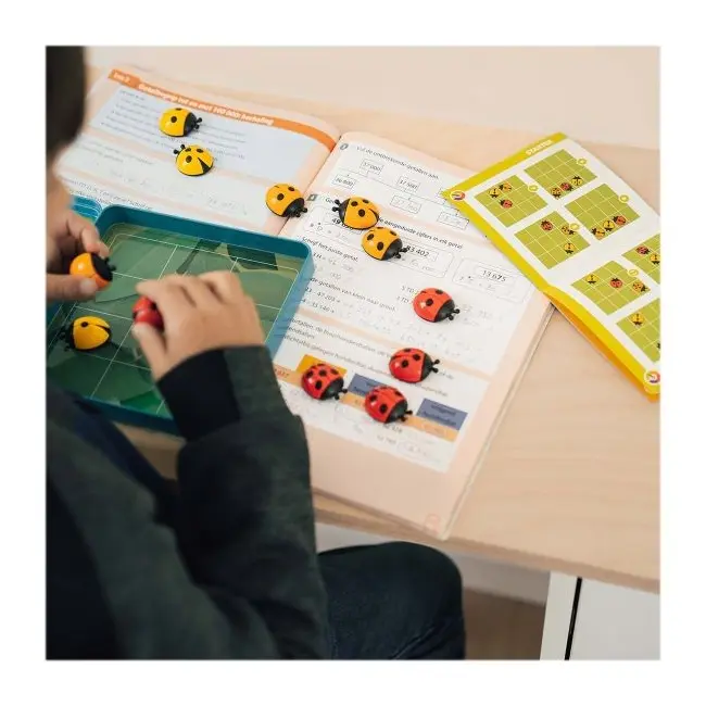 Smart games - logibugs, joc de logica cu 48 de provocari, 6+ ani, editie internationala - okesgt2004