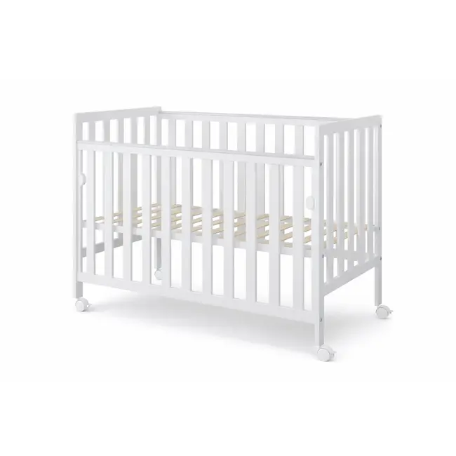 Patut Din Lemn Bambi Alb 120a 60 Cm Laterala Culisanta    Roti Cu Blocare    Protectie Silicon Pentru Dentitie    En 716-1 Pjbbambi120_w