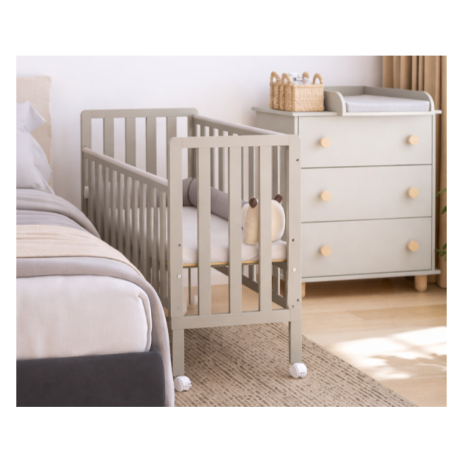 Patut Din Lemn Bambi Casmir 100a 50 Cm Laterala Culisanta    Roti Cu Blocare    Protectie Silicon Pentru Dentitie    En 716-1 Pjbbambi_c