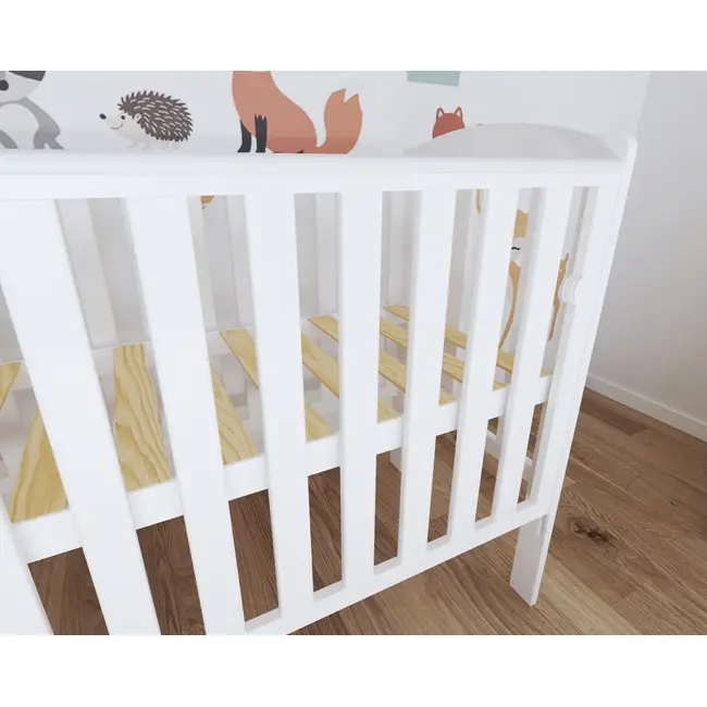 Patut Din Lemn Tobi Alb 100a 50 Cm Laterala Culisanta    Roti Cu Blocare    Protectie Silicon Pentru Dentitie    En 716-1 Pjbtobi_w