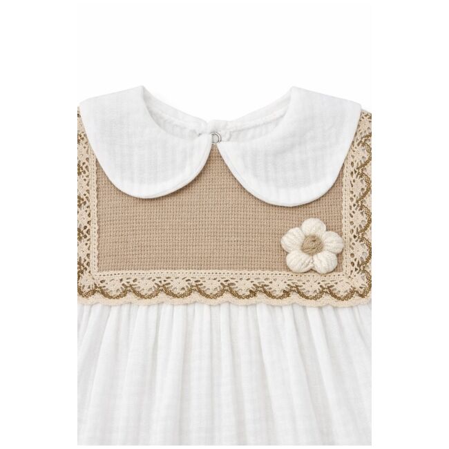 Rochita bebe fetita alba eleganta cu guler clasic dantela si design vintage premium trpb0214