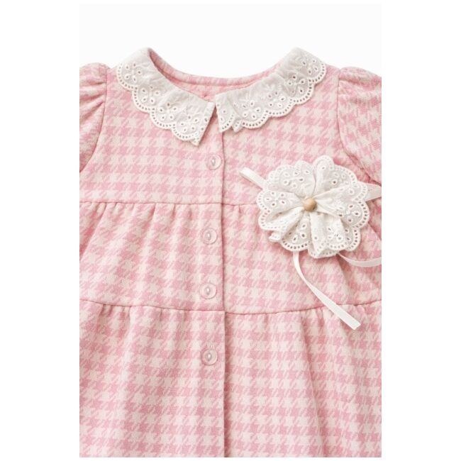 Rochita bebe fetita roz eleganta cu guler dantela si floare decorativa trpb0210