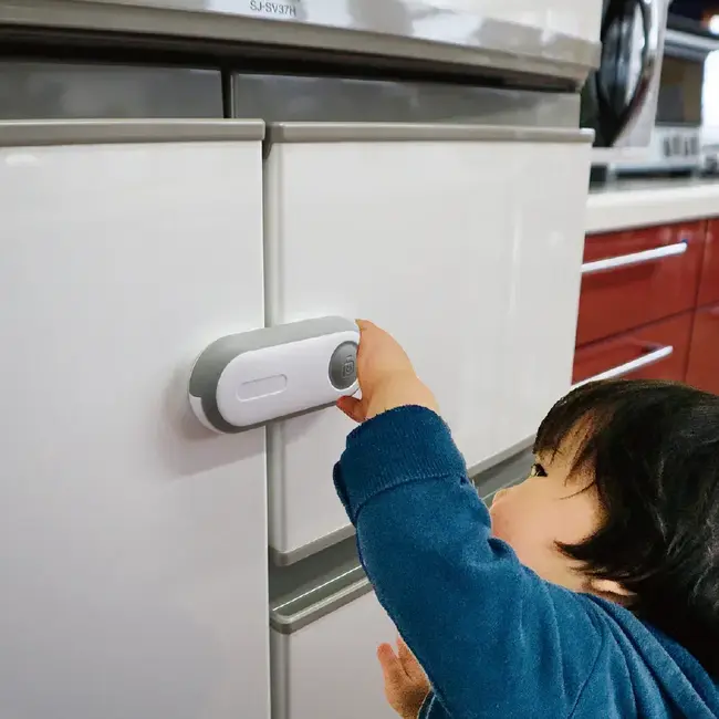 Set blocatoare siguranta copii pentru sertare, dulapuri si usi 9 buc