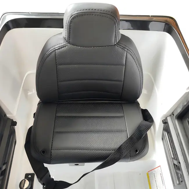 Masinuta electrica Chipolino SUV Mercedes AMG G63 cu scaun din piele si roti EVA white HUBELJG63M251W