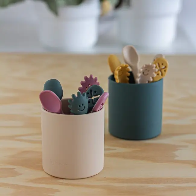 Set 3 lingurite, Petite&Mars, Take&Match, Din silicon, Diverse forme, Pentru supa, paste, alimente usoare, Dezvolta simturile si abilitatile senzoriale, Adecvate pentru masina de spalat vase, Fara BPA, 6 luni+, Sweet Pea, Verde BYN721766