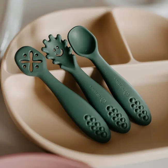 Set 3 lingurite, Petite&Mars, Take&Match, Din silicon, Diverse forme, Pentru supa, paste, alimente usoare, Dezvolta simturile si abilitatile senzoriale, Adecvate pentru masina de spalat vase, Fara BPA, 6 luni+, Sweet Pea, Verde BYN721766