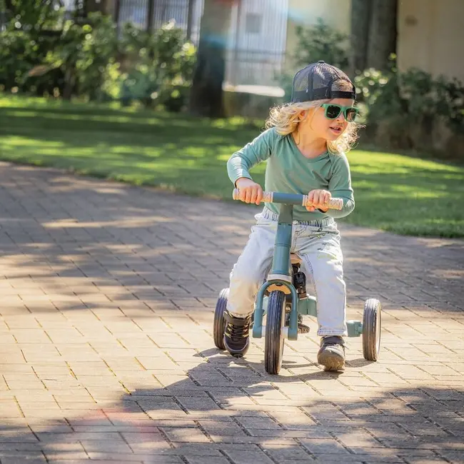 Tricicleta, Petite&Mars, Turbo, Editie limitata, 5 in 1, Multifunctionala, Vehicul de impins, Bicicleta cu/fara pedale, Cu maner de ghidaj, Detasabil, Roti din cauciuc, Pana la 25 kg, 1.5-5 ani, City Beat BYN613481