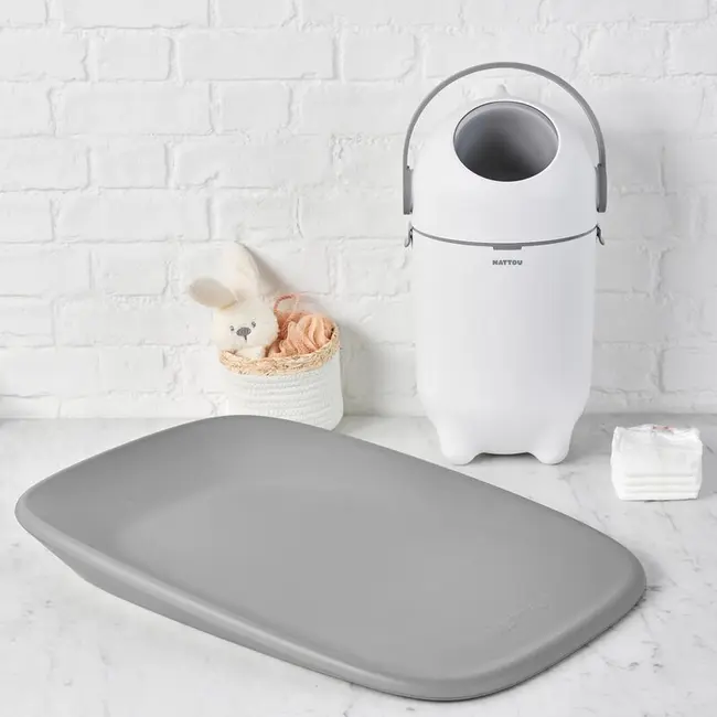 Cos pentru scutece, Nattou, Dropy, Sistem etans impotriva mirosurilor, Compatibil cu saci universali, Operare cu o mana, Potrivit pentru cca 25 scutece, 27 &times; 27 &times; 48.5 cm, 20 l, Alb BYN150002