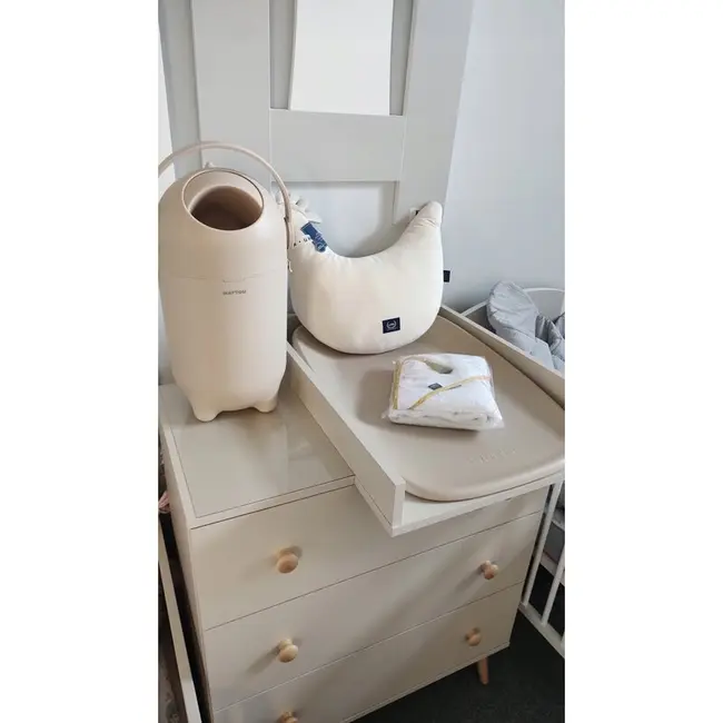 Cos pentru scutece, Nattou, Dropy, Sistem etans impotriva mirosurilor, Compatibil cu saci universali, Operare cu o mana, Potrivit pentru cca 25 scutece, 27 &times; 27 &times; 48.5 cm, 20 l, Bej BYN150019