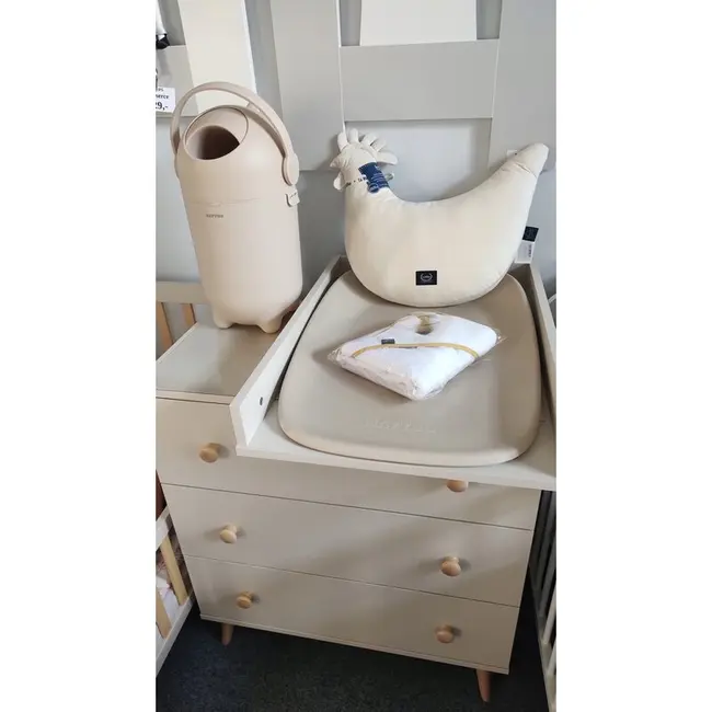 Cos pentru scutece, Nattou, Dropy, Sistem etans impotriva mirosurilor, Compatibil cu saci universali, Operare cu o mana, Potrivit pentru cca 25 scutece, 27 &times; 27 &times; 48.5 cm, 20 l, Bej BYN150019