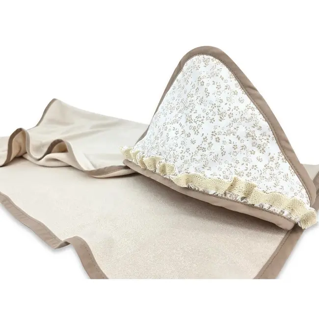 Prosop cu gluga, MimiNu, Premium, Cu volanas si dantela, Dimensiune 100x100 cm, Din bumbac si bambus, Materiale certificate Oeko Tex Standard 100, Meadow BYN6426972031264