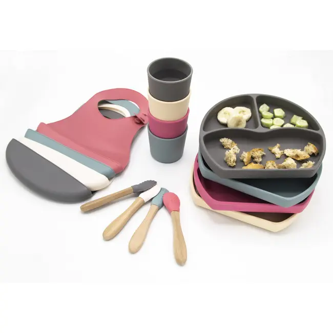 Set diversificare 4 piese din silicon BabyJem: bavetica, farfurie, lingurita si pahar (Culoare: Gri) JEMbj_7281