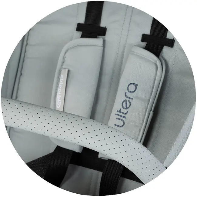 Carucior sport Chipolino Ultera cu husa picioare matcha HUBLKUL02604MA