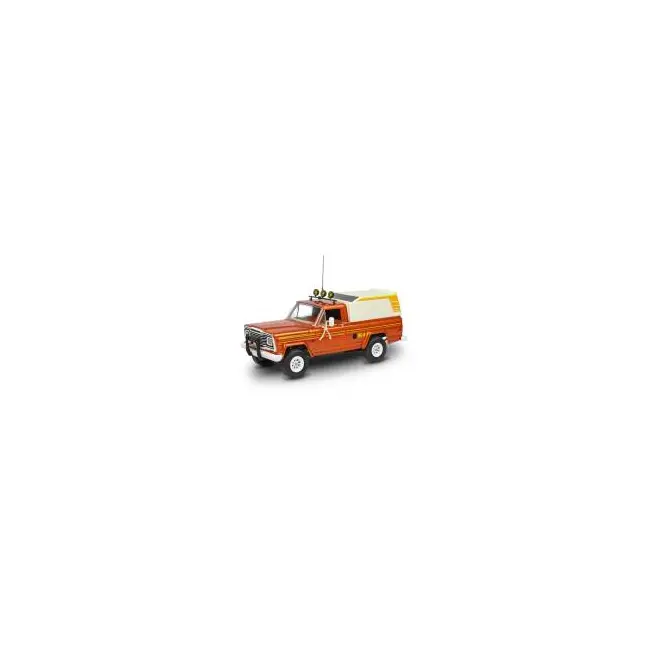 Revell automacheta Jeep J-10 pickup cu camper