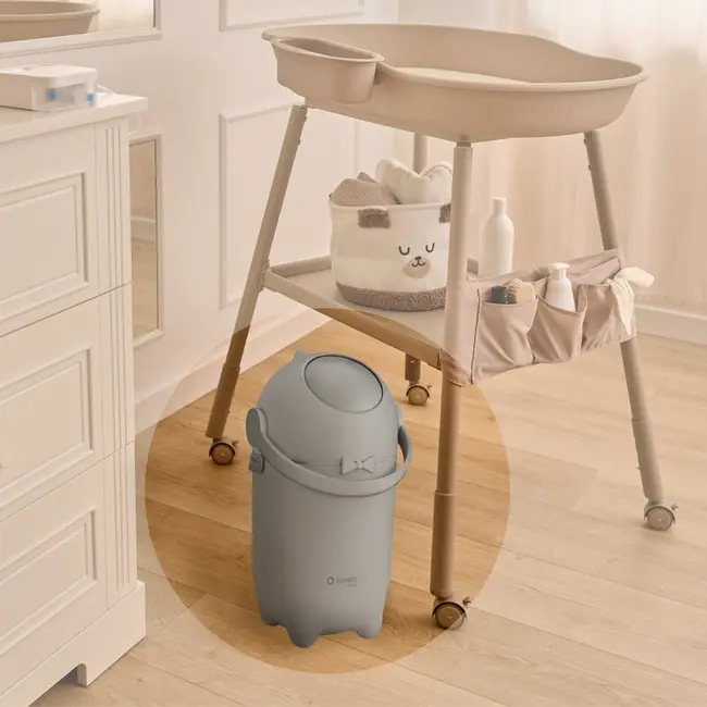 Cos pentru scutece, Lionelo, Capacitate 10 l, Sistem etans impotriva mirosurilor, Compatibil cu saci universali, Operare cu o mana, Gri BYNLOC-PUREBIN_GREY