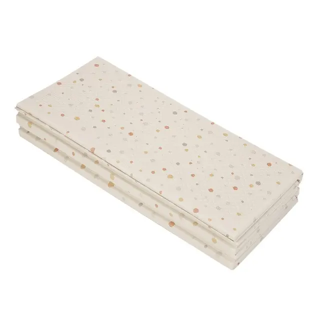 Covoras educativ, Lionelo, Zora, Din spuma XPE non-toxica, Cu doua fete, Suprafata antiderapanta, Dimensiune mare, 180x200 cm, Grosime 1.5 cm, Pliabil, Include geanta pentru transport, Bej BYNLO-ZORA