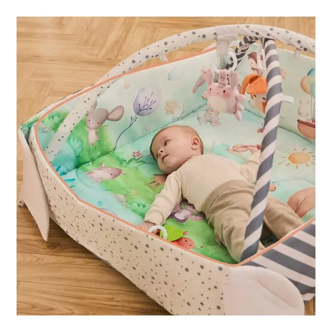 Salteluta interactiva, Lionelo, Anika, 8 jucarii senzoriale, detasabile, fosnaitoare, logopedice, Lavabila la masina, Husa din bambus, 116x112 cm, Multicolor BYNLO-ANIKA_NATURAL