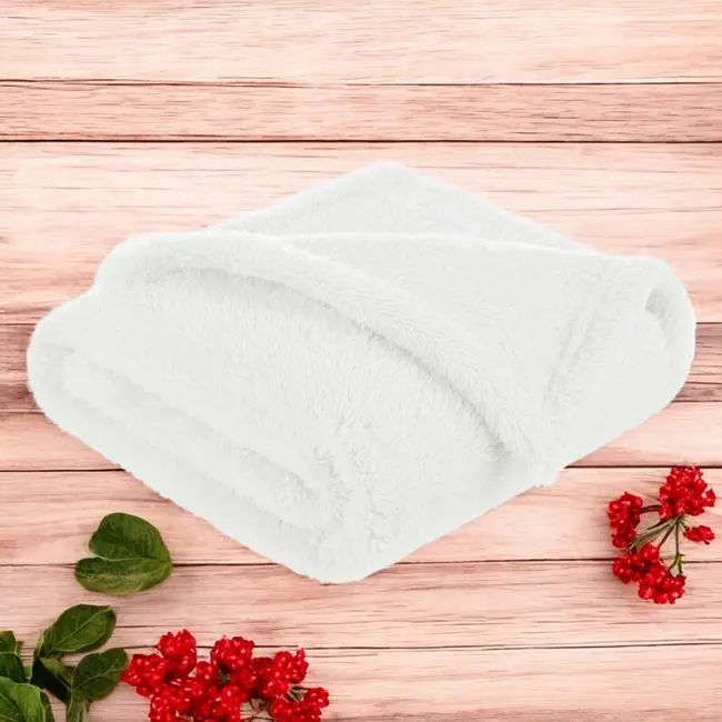 Paturica pufoasa, Qmini, Pentru copii, Din fleece, 75 x 100 cm, Alb BYN6426972031844