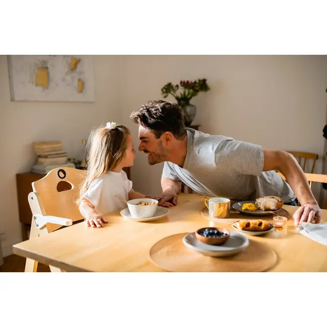 Scaun de masa, Lionelo, Floris, 3 in 1, Din Lemn, Transformabil, Reglabil pe inaltime in 4 pozitii, Suport picioare- 4 pozitii, 6 luni- 12 ani, Sustine 40 kg, Bej BYNLO-FLORIS_BEIGE_NATURAL