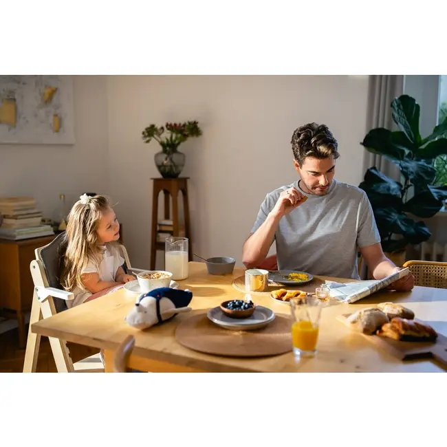 Scaun de masa, Lionelo, Floris, 3 in 1, Din Lemn, Transformabil, Reglabil pe inaltime in 4 pozitii, Suport picioare- 4 pozitii, 6 luni- 12 ani, Sustine 40 kg, Bej BYNLO-FLORIS_BEIGE_NATURAL