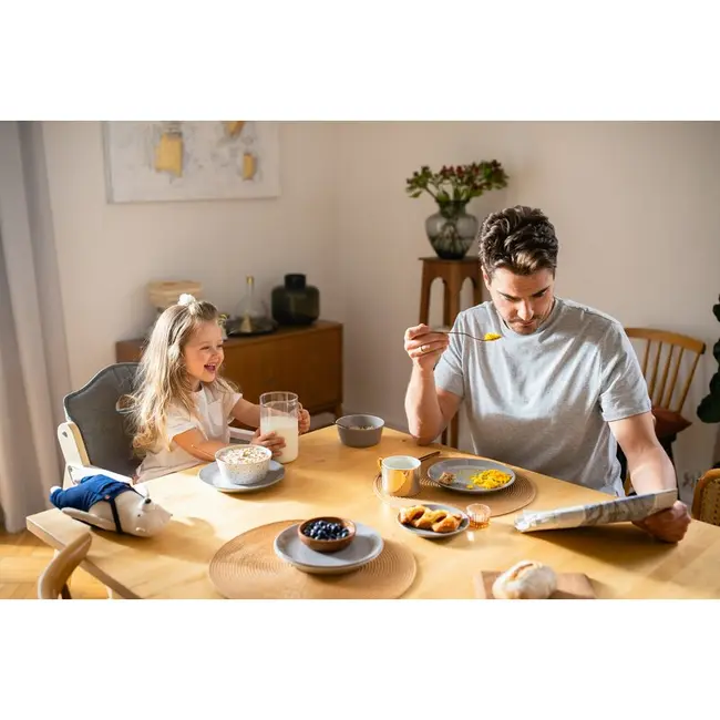 Scaun de masa, Lionelo, Floris, 3 in 1, Din Lemn, Transformabil, Reglabil pe inaltime in 4 pozitii, Suport picioare- 4 pozitii, 6 luni- 12 ani, Sustine 40 kg, Bej BYNLO-FLORIS_BEIGE_NATURAL