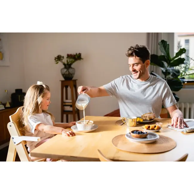 Scaun de masa, Lionelo, Floris, 3 in 1, Din Lemn, Transformabil, Reglabil pe inaltime in 4 pozitii, Suport picioare- 4 pozitii, 6 luni- 12 ani, Sustine 40 kg, Bej BYNLO-FLORIS_BEIGE_NATURAL