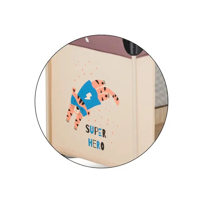 Patut pliant, Petite&Mars, Koot, 120 x 60 cm, Cu roti, Functie de tarc, Pliere compacta, Include geanta de transport, Intrare laterala cu fermoar, Pereti din plasa, Pana la 15 kg, 0-30 luni, Maro BYN921483